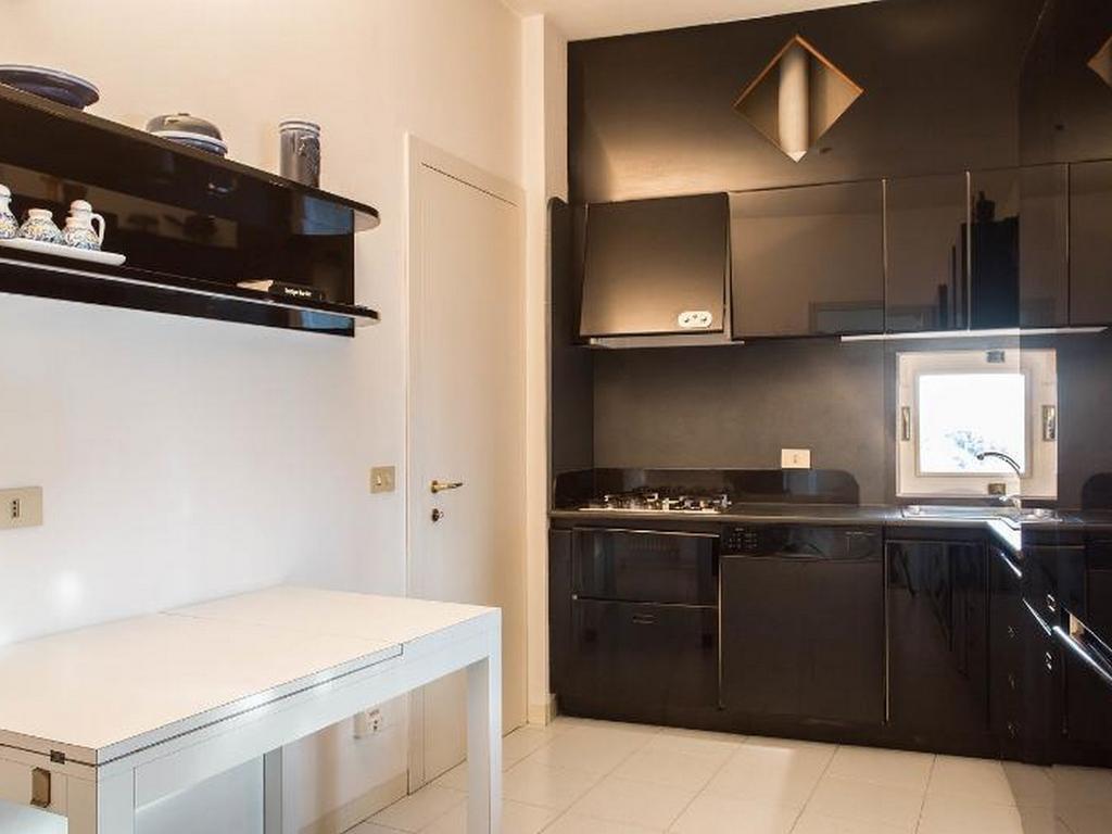 Roomy Apartment Duomo & San Babila มิลาน ภายนอก รูปภาพ