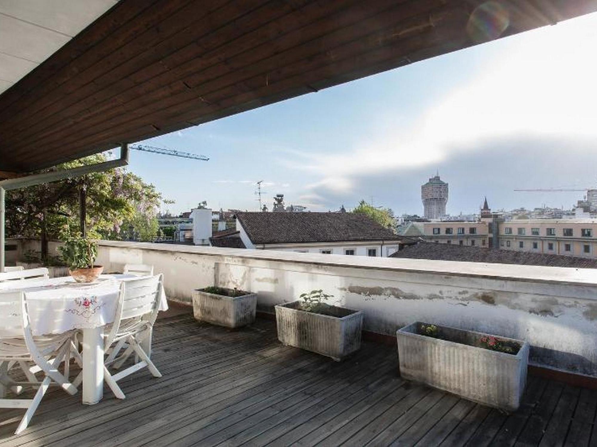 Roomy Apartment Duomo & San Babila มิลาน ภายนอก รูปภาพ