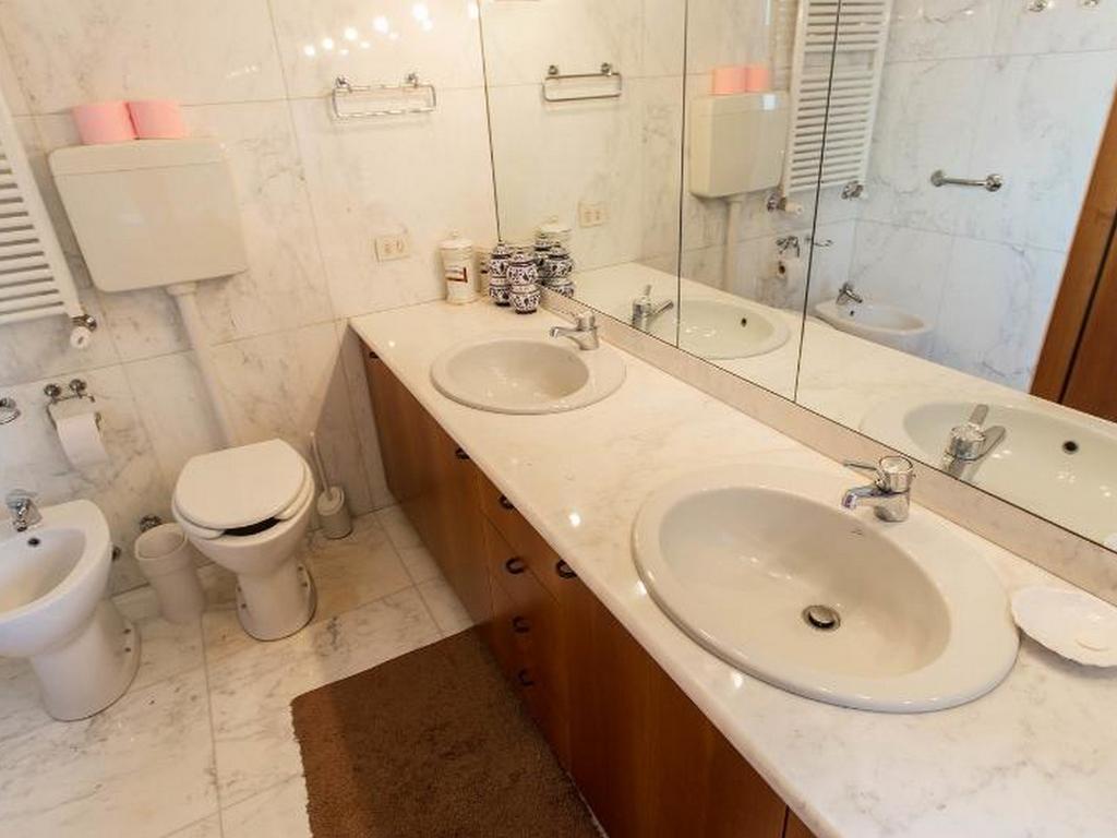 Roomy Apartment Duomo & San Babila มิลาน ภายนอก รูปภาพ