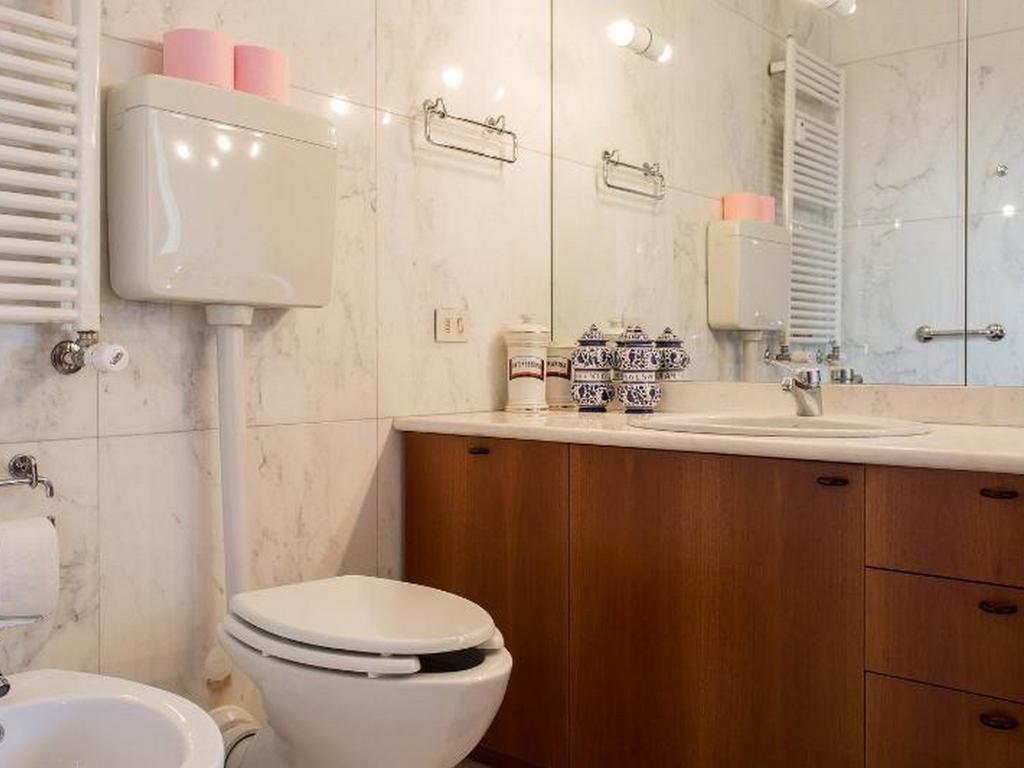 Roomy Apartment Duomo & San Babila มิลาน ภายนอก รูปภาพ