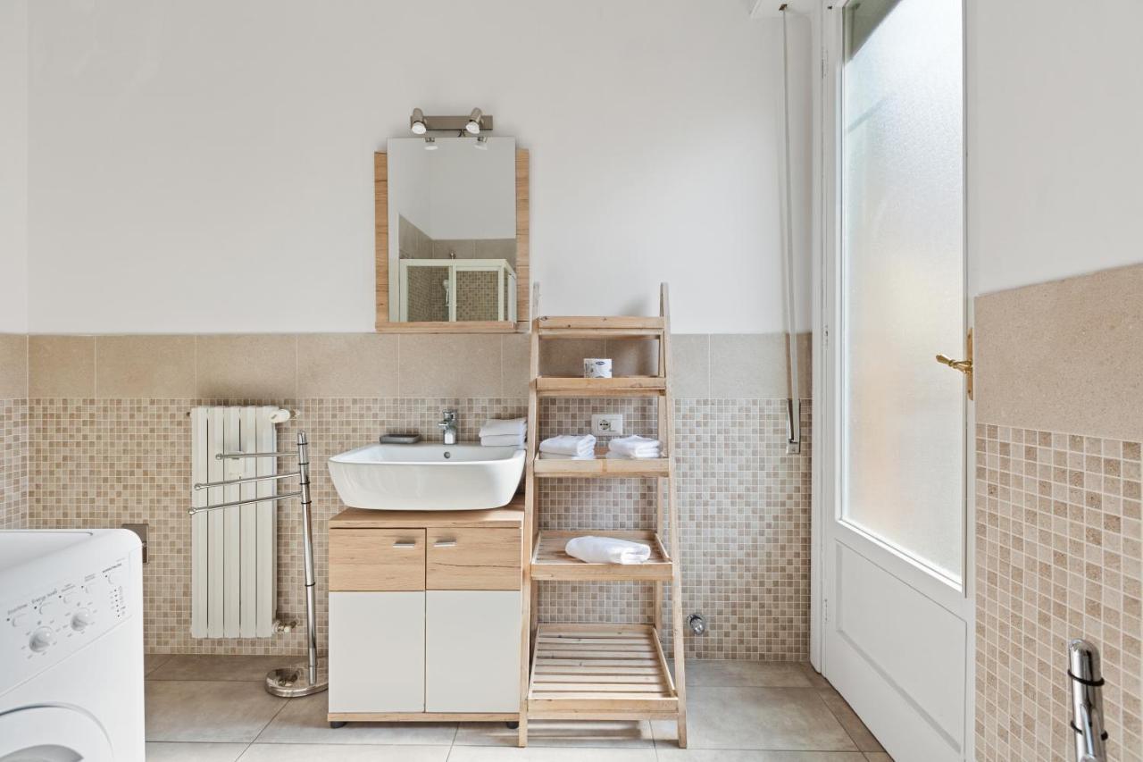 Roomy Apartment Duomo & San Babila มิลาน ภายนอก รูปภาพ