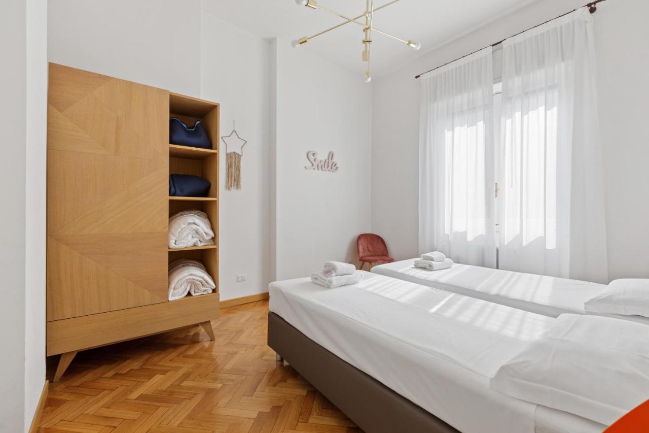 Roomy Apartment Duomo & San Babila มิลาน ภายนอก รูปภาพ